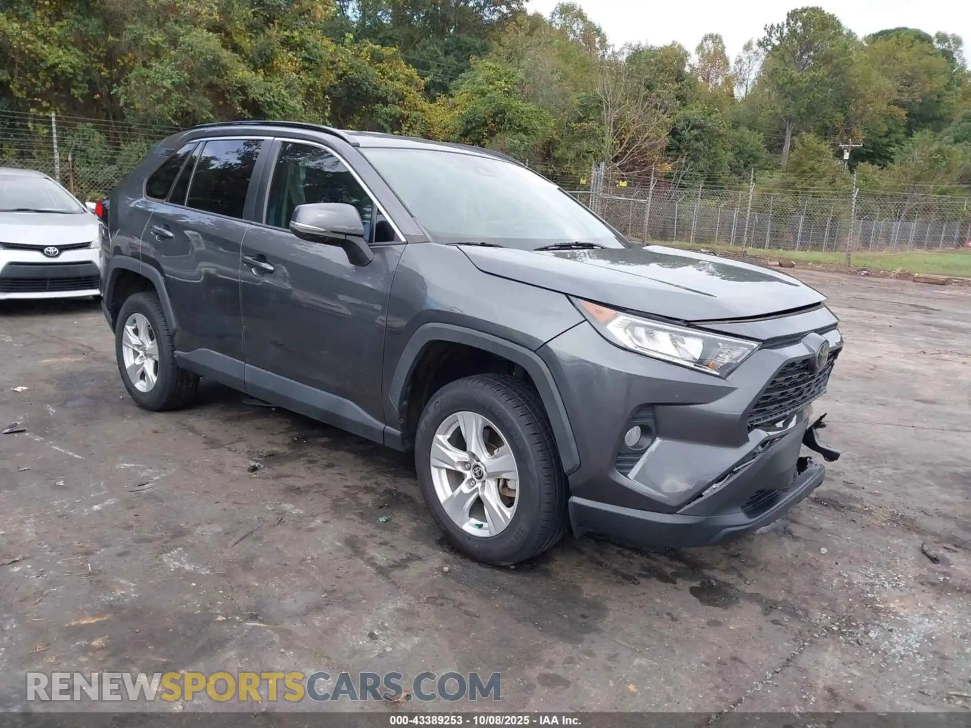 1 Photograph of a damaged car 2T3W1RFV9MC113544 TOYOTA RAV4 2021