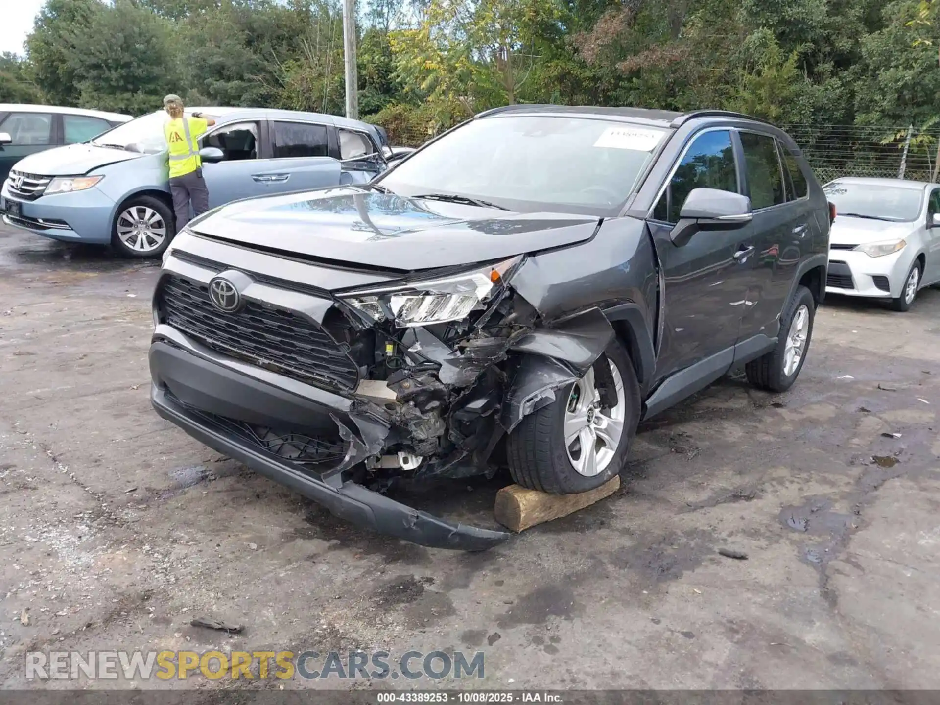 2 Photograph of a damaged car 2T3W1RFV9MC113544 TOYOTA RAV4 2021