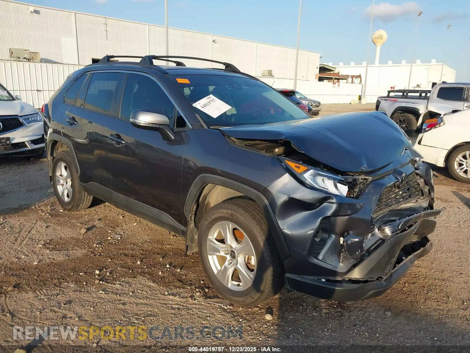 1 Photograph of a damaged car 2T3W1RFV9MC157947 TOYOTA RAV4 2021