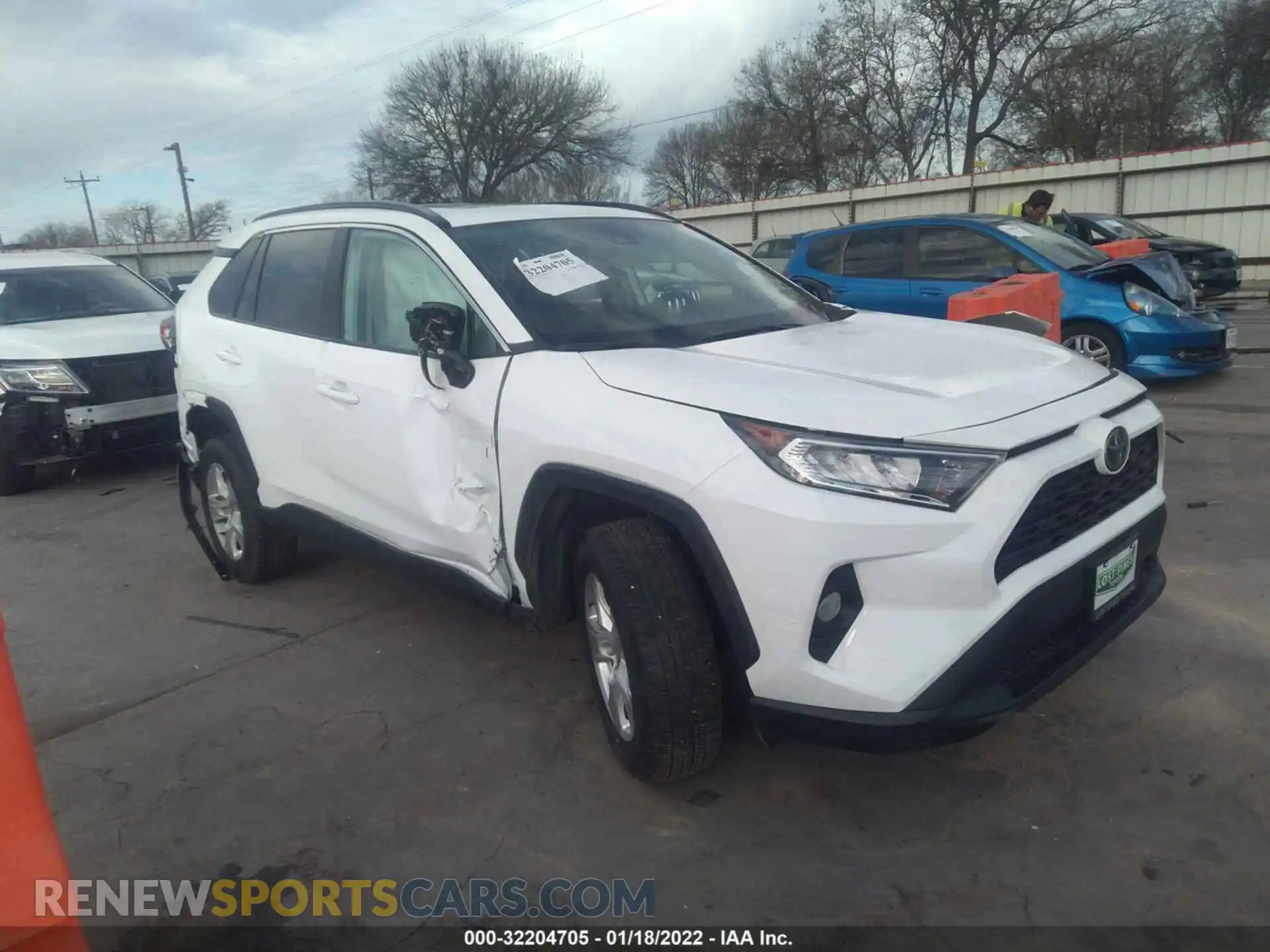 1 Photograph of a damaged car 2T3W1RFV9MC164350 TOYOTA RAV4 2021