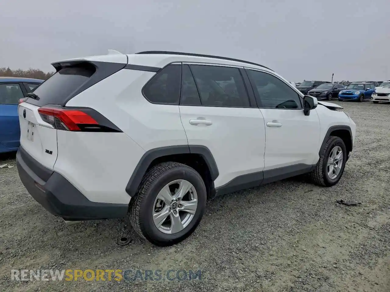 3 Photograph of a damaged car 2T3W1RFV9MC172173 TOYOTA RAV4 2021