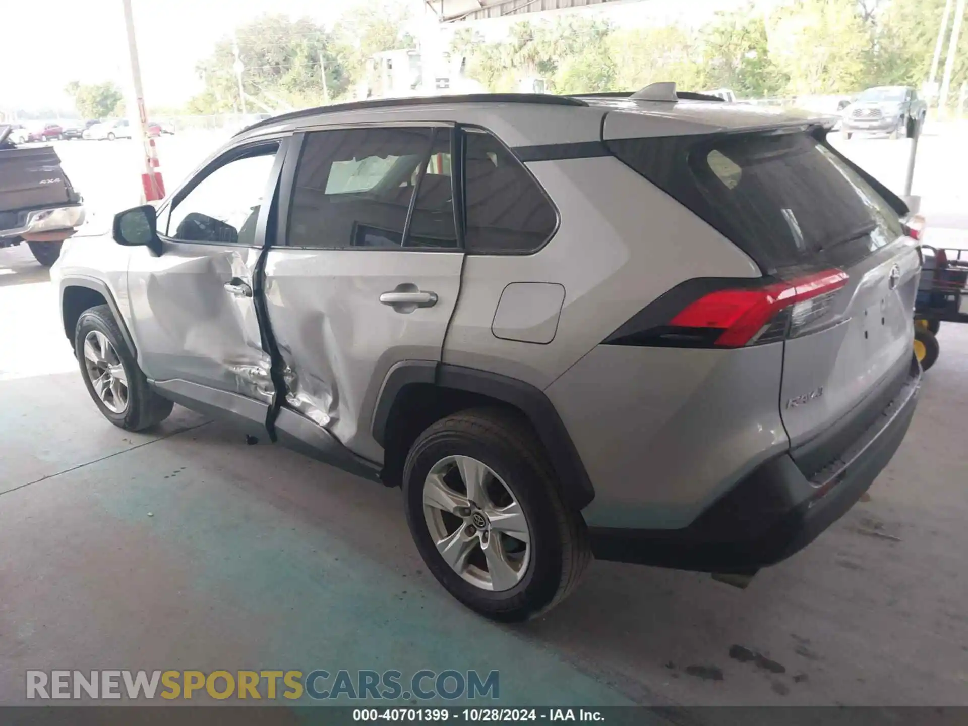 3 Photograph of a damaged car 2T3W1RFV9MW114322 TOYOTA RAV4 2021