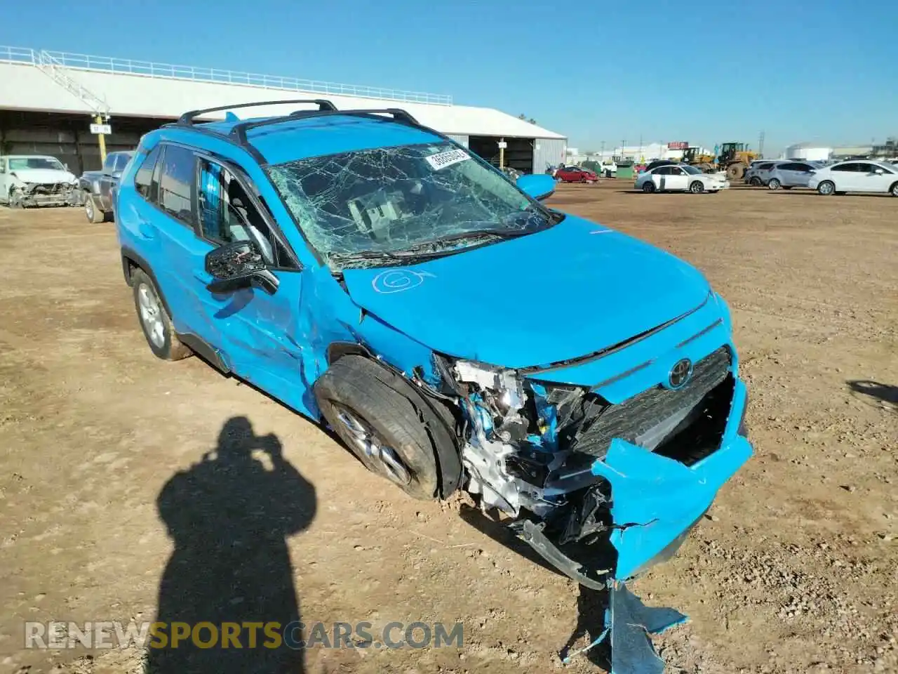1 Photograph of a damaged car 2T3W1RFV9MW140967 TOYOTA RAV4 2021