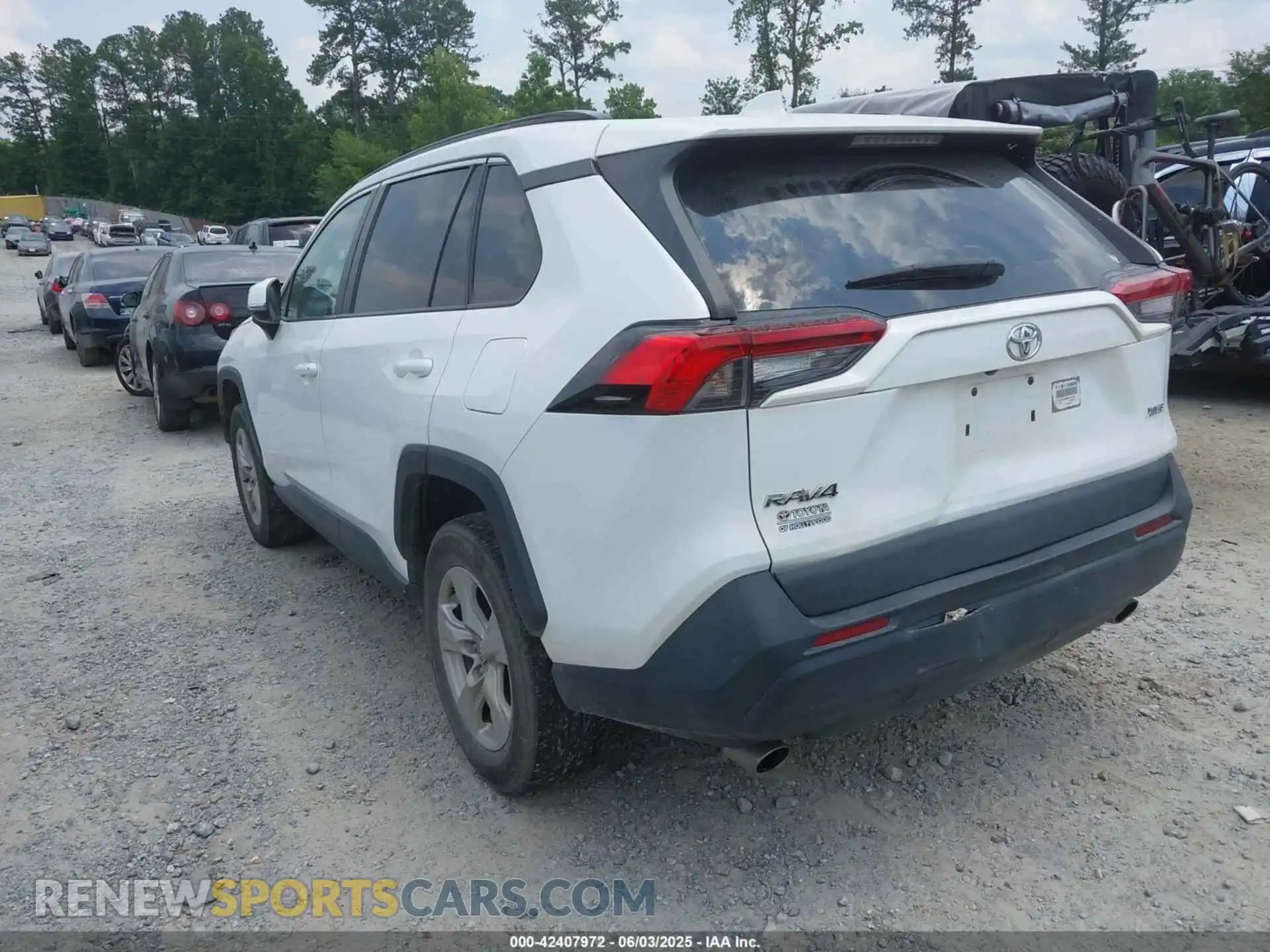3 Photograph of a damaged car 2T3W1RFV9MW151029 TOYOTA RAV4 2021