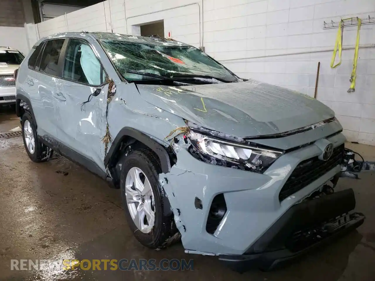 1 Photograph of a damaged car 2T3W1RFV9MW169935 TOYOTA RAV4 2021