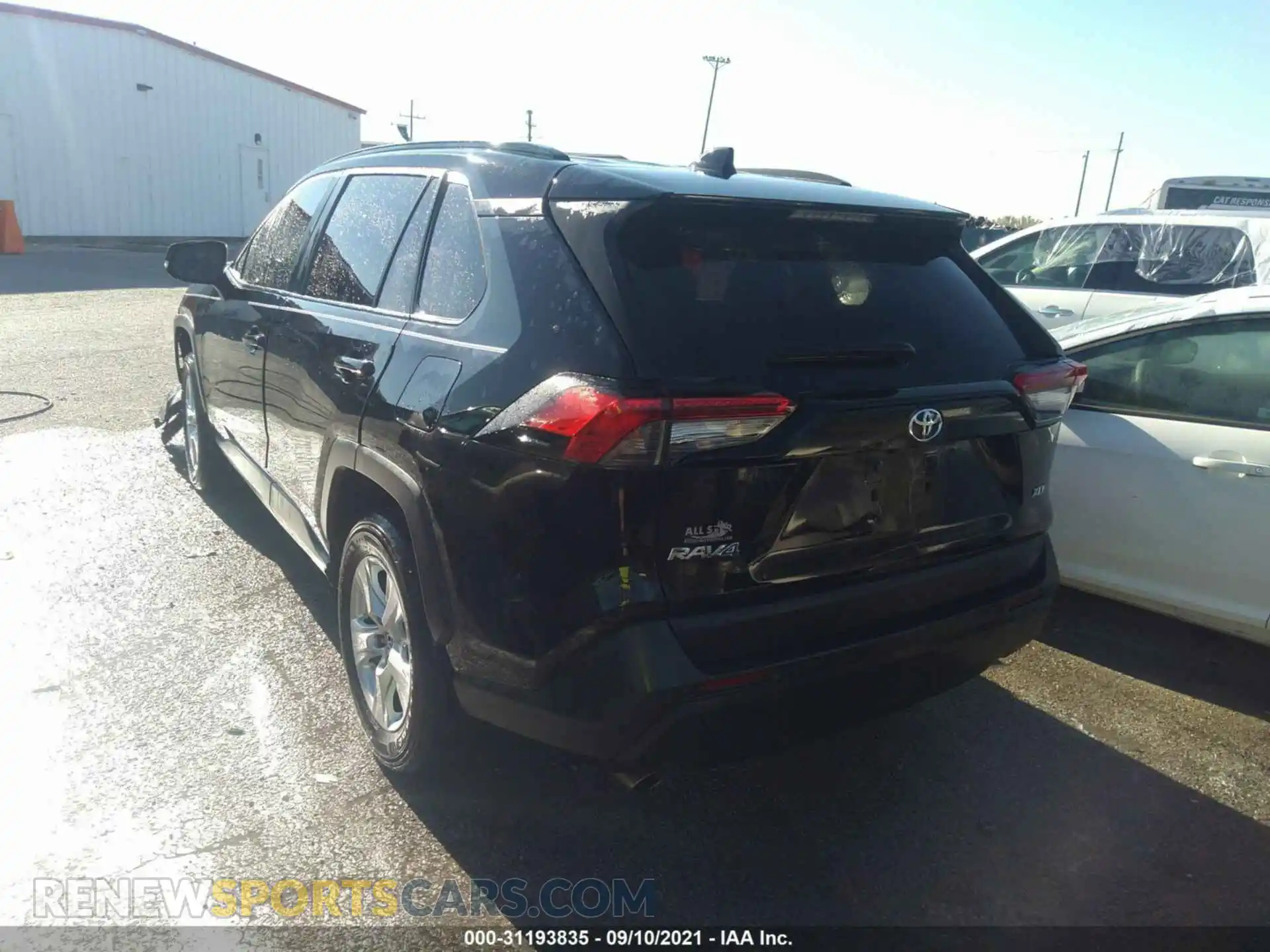 3 Фотография поврежденного автомобиля 2T3W1RFVXMC098990 TOYOTA RAV4 2021