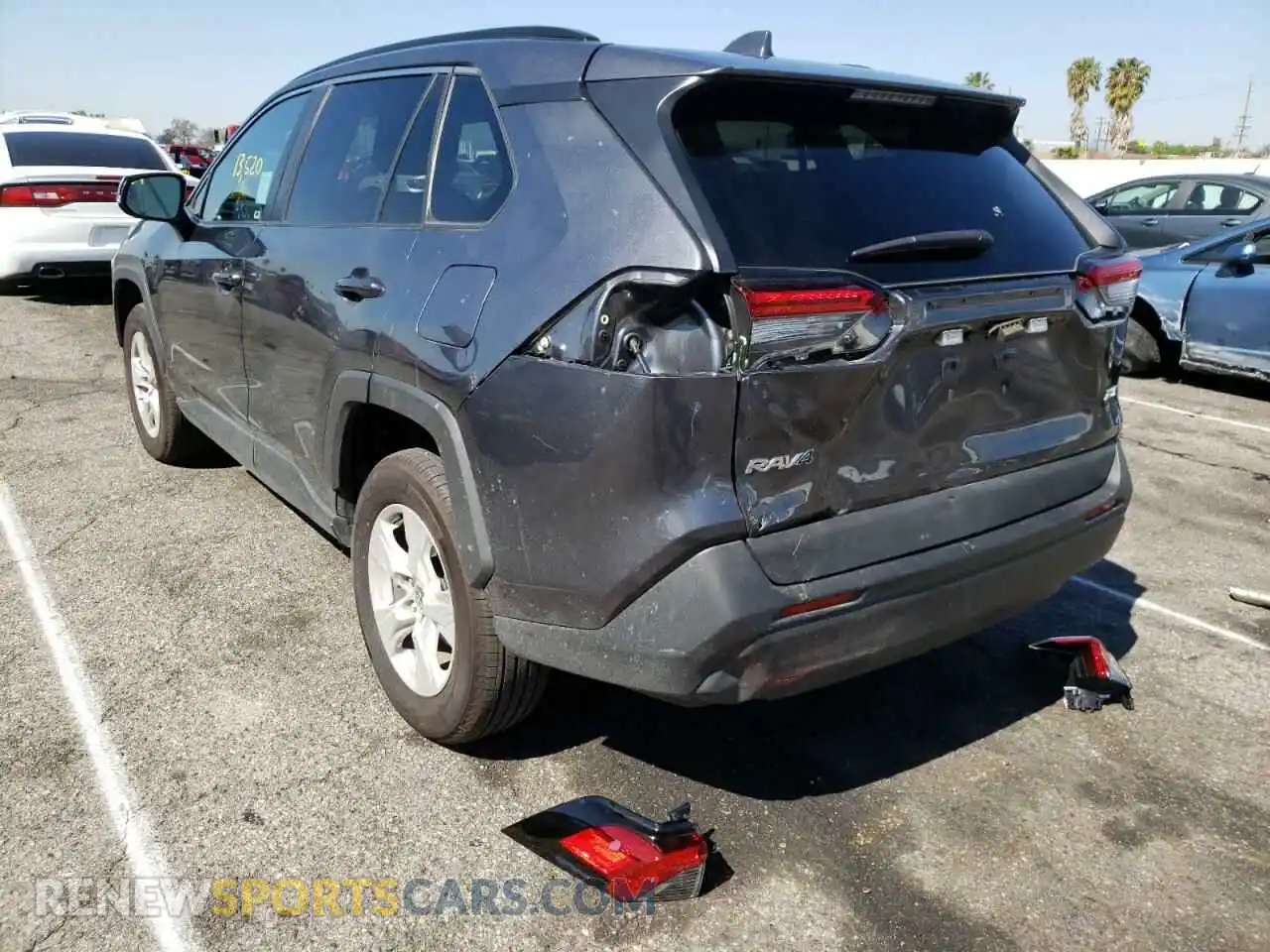 3 Фотография поврежденного автомобиля 2T3W1RFVXMC111754 TOYOTA RAV4 2021
