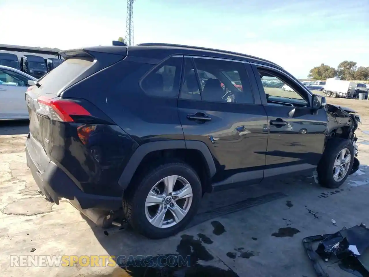 3 Фотография поврежденного автомобиля 2T3W1RFVXMC120020 TOYOTA RAV4 2021