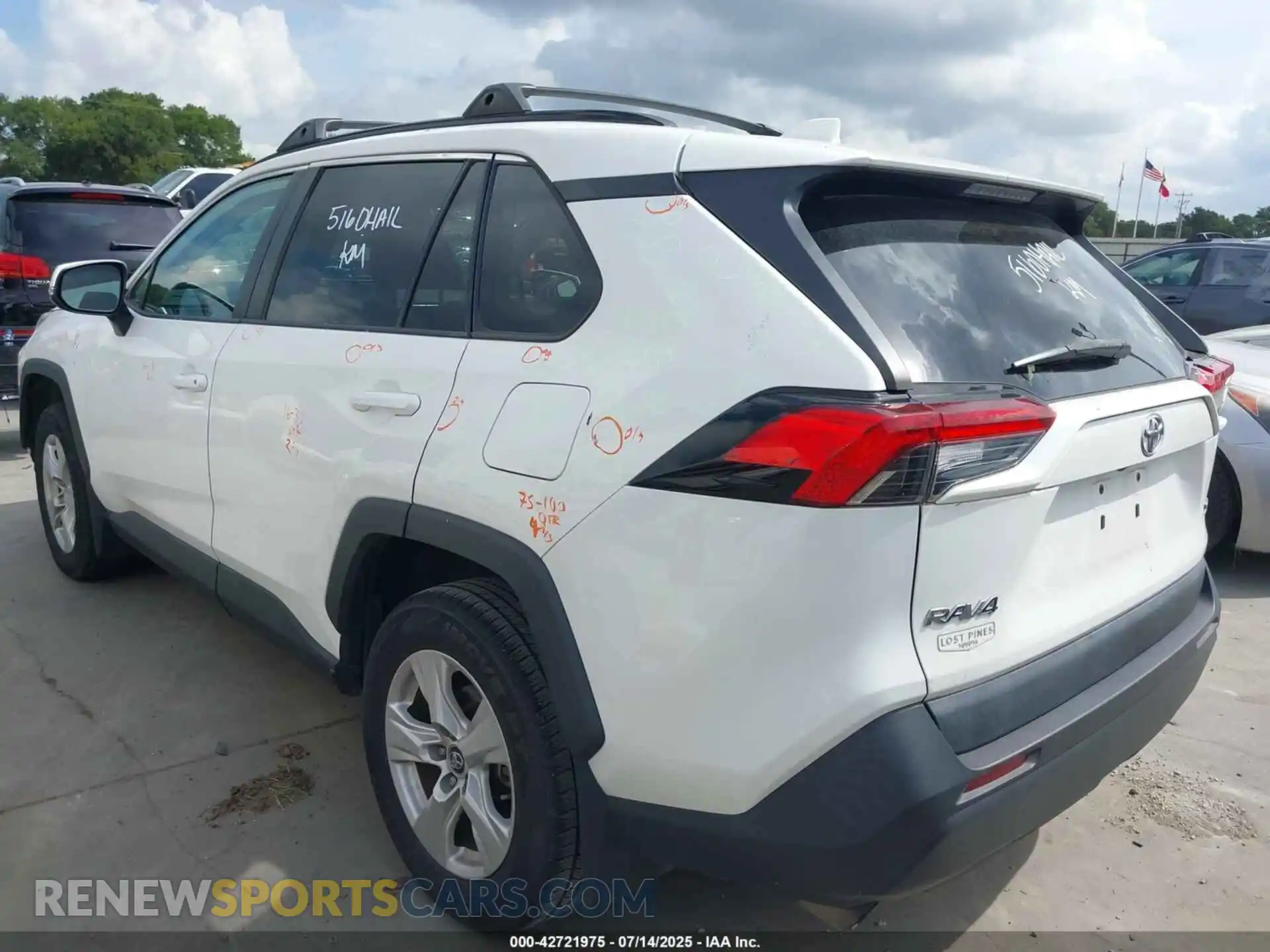 3 Photograph of a damaged car 2T3W1RFVXMW106729 TOYOTA RAV4 2021