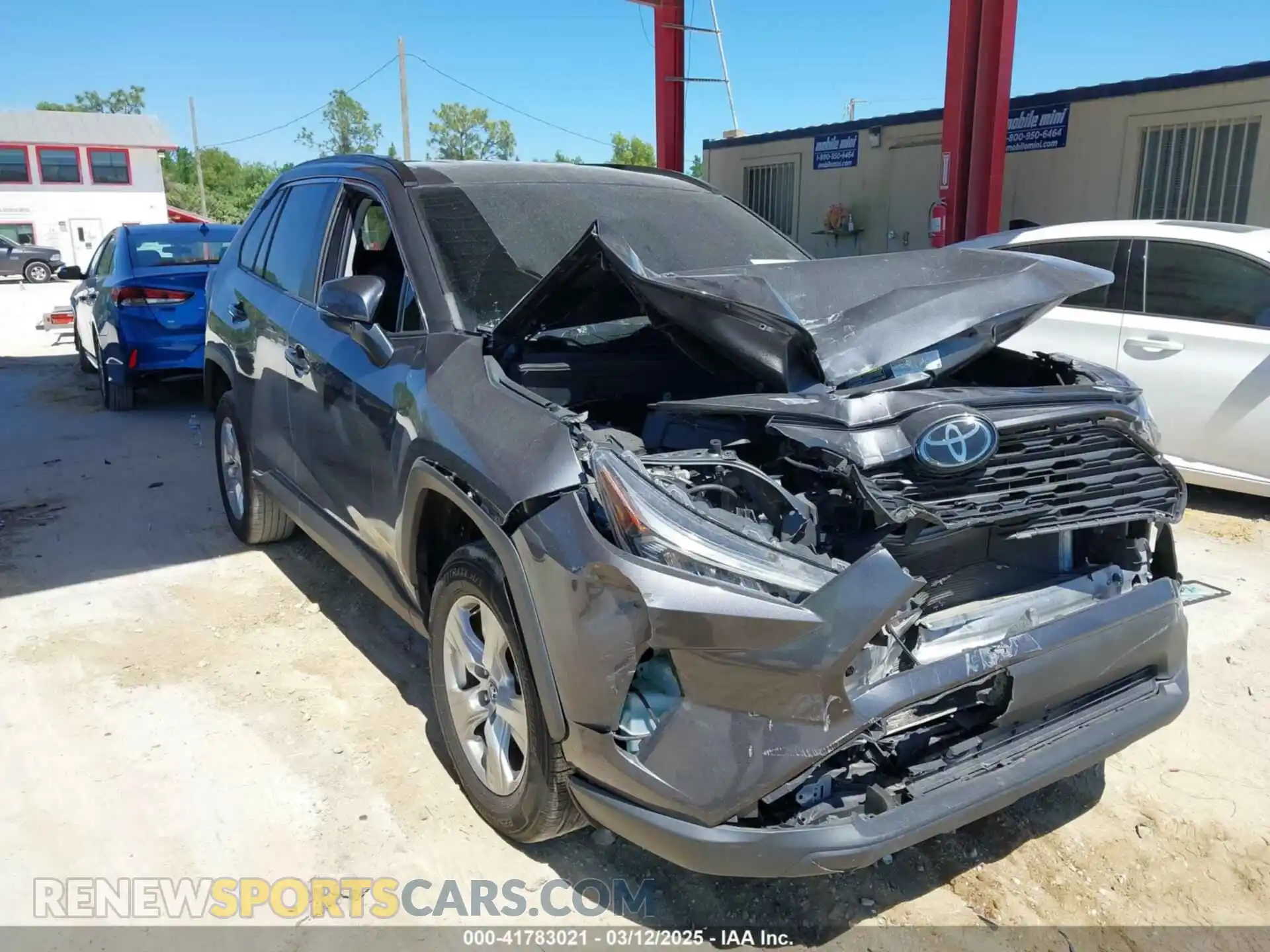 1 Photograph of a damaged car 2T3W1RFVXMW108061 TOYOTA RAV4 2021