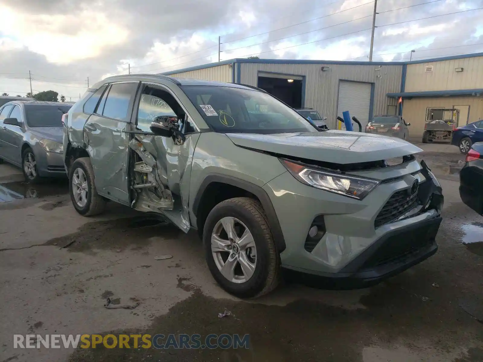 1 Photograph of a damaged car 2T3W1RFVXMW117004 TOYOTA RAV4 2021