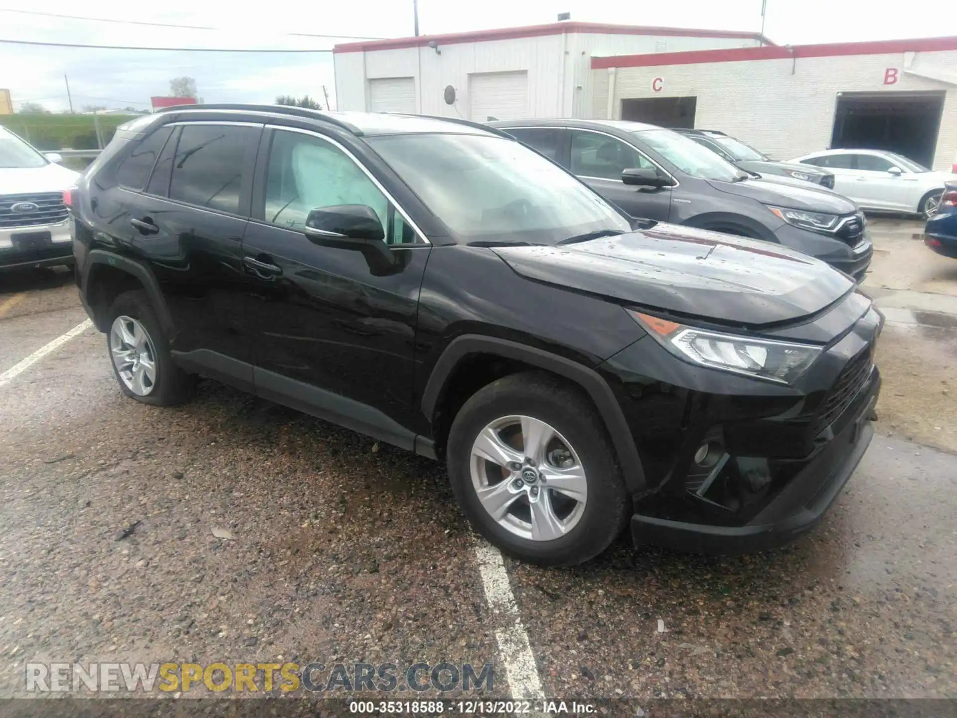 1 Photograph of a damaged car 2T3W1RFVXMW120095 TOYOTA RAV4 2021