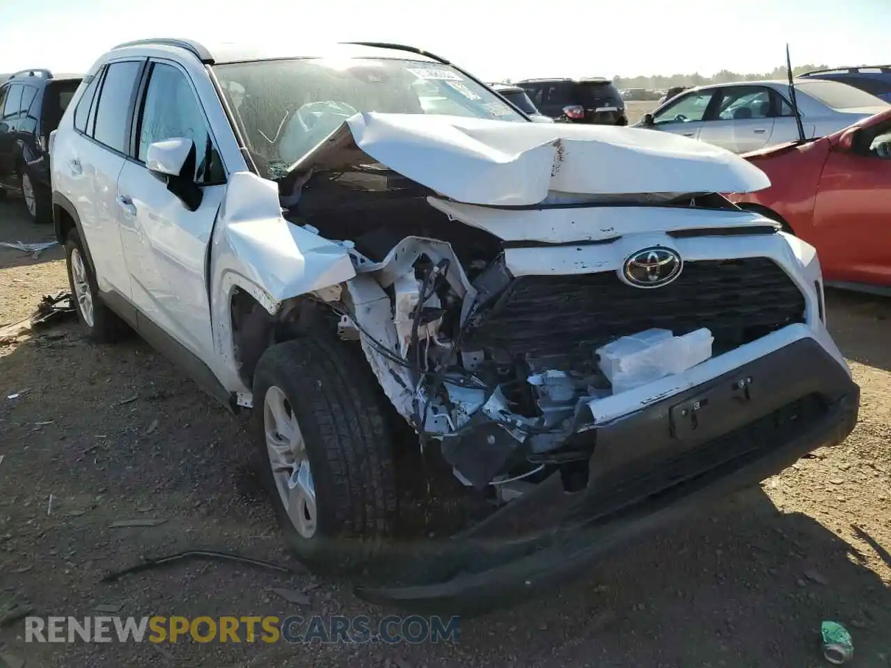 1 Photograph of a damaged car 2T3W1RFVXMW161830 TOYOTA RAV4 2021