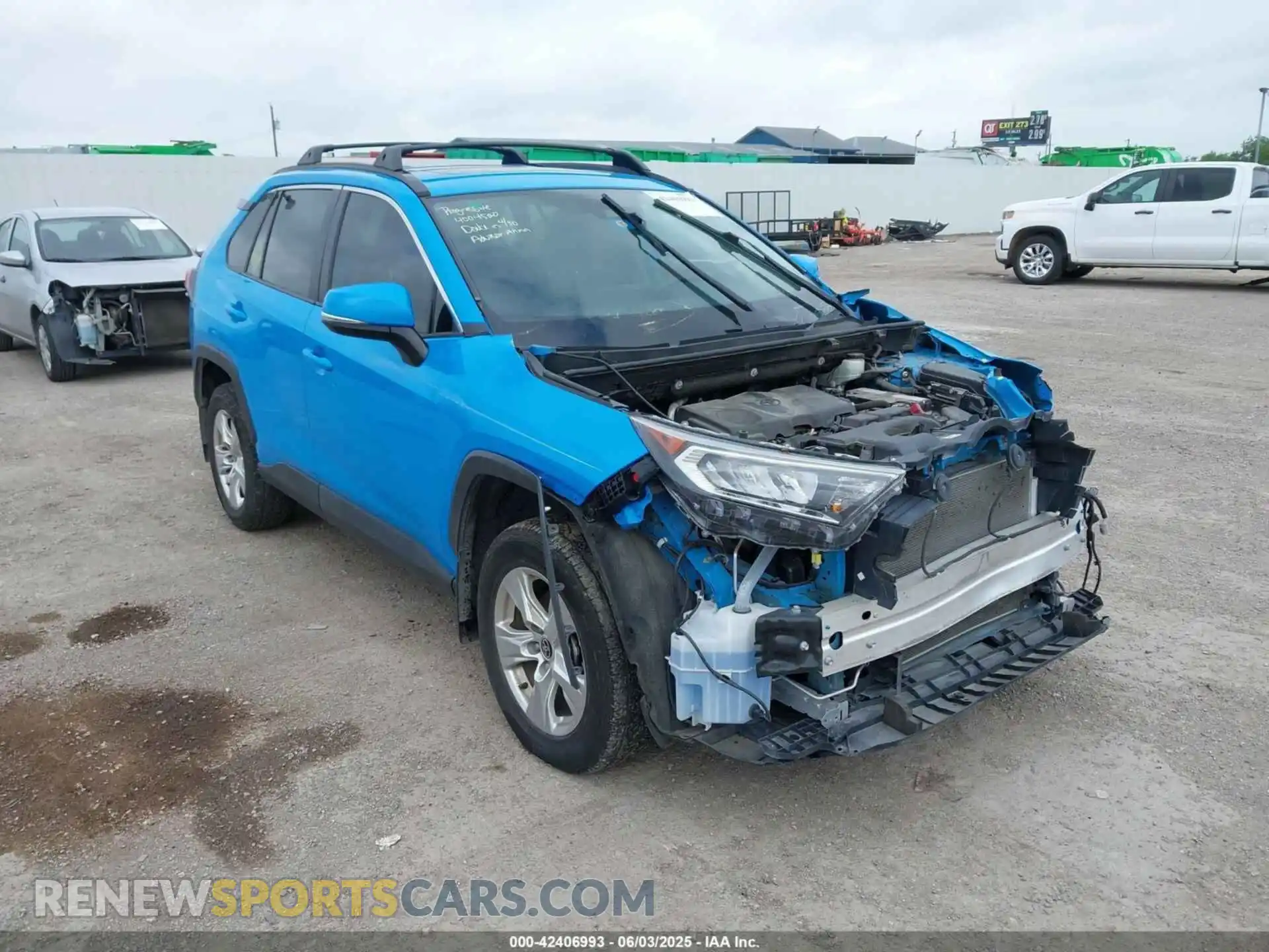 1 Photograph of a damaged car 2T3W1RFVXMW165120 TOYOTA RAV4 2021