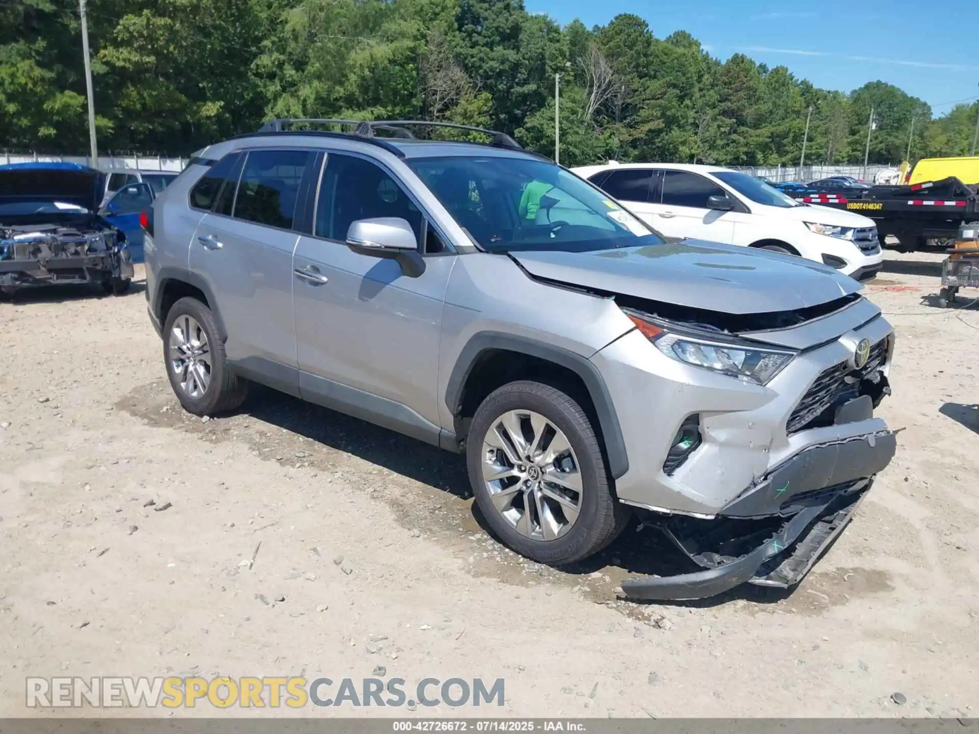 1 Photograph of a damaged car 2T3Y1RFV3MC135662 TOYOTA RAV4 2021