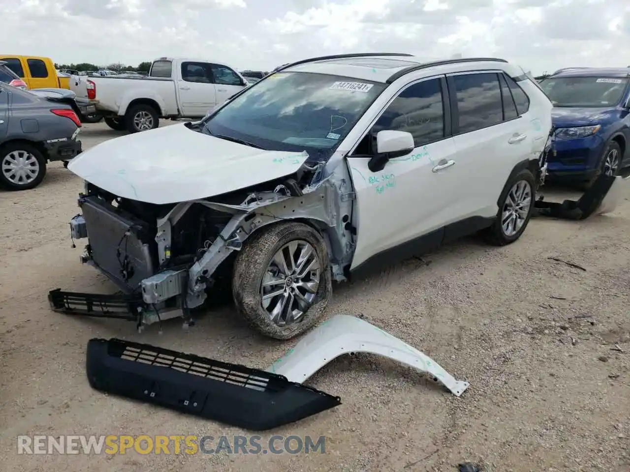 2 Photograph of a damaged car 2T3Y1RFV5MW133605 TOYOTA RAV4 2021