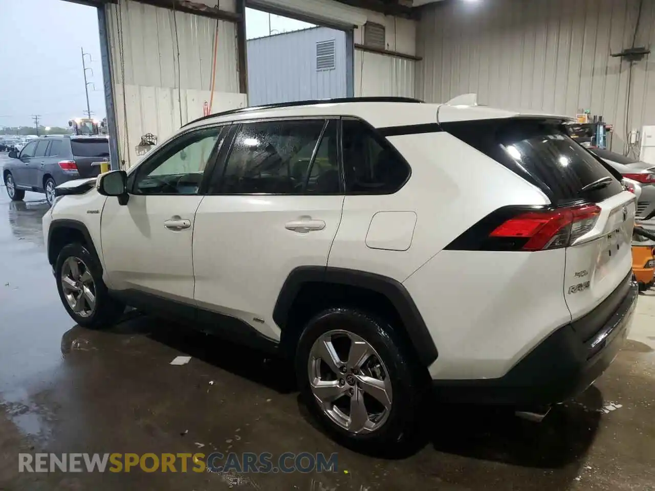 2 Photograph of a damaged car 4T3B6RFV0MU050204 TOYOTA RAV4 2021