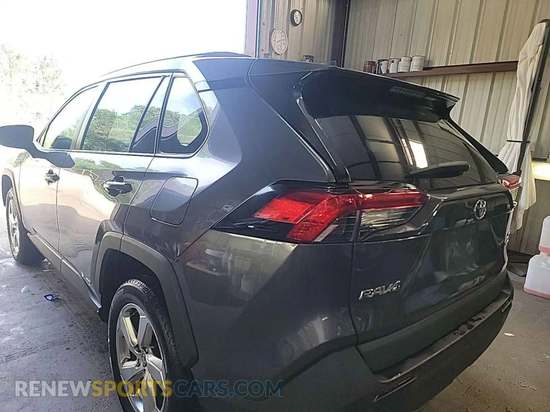 2 Photograph of a damaged car 4T3B6RFV1MU032438 TOYOTA RAV4 2021