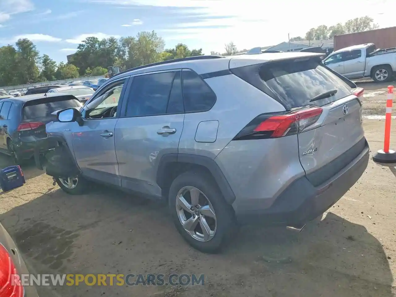 2 Photograph of a damaged car 4T3B6RFV1MU043875 TOYOTA RAV4 2021