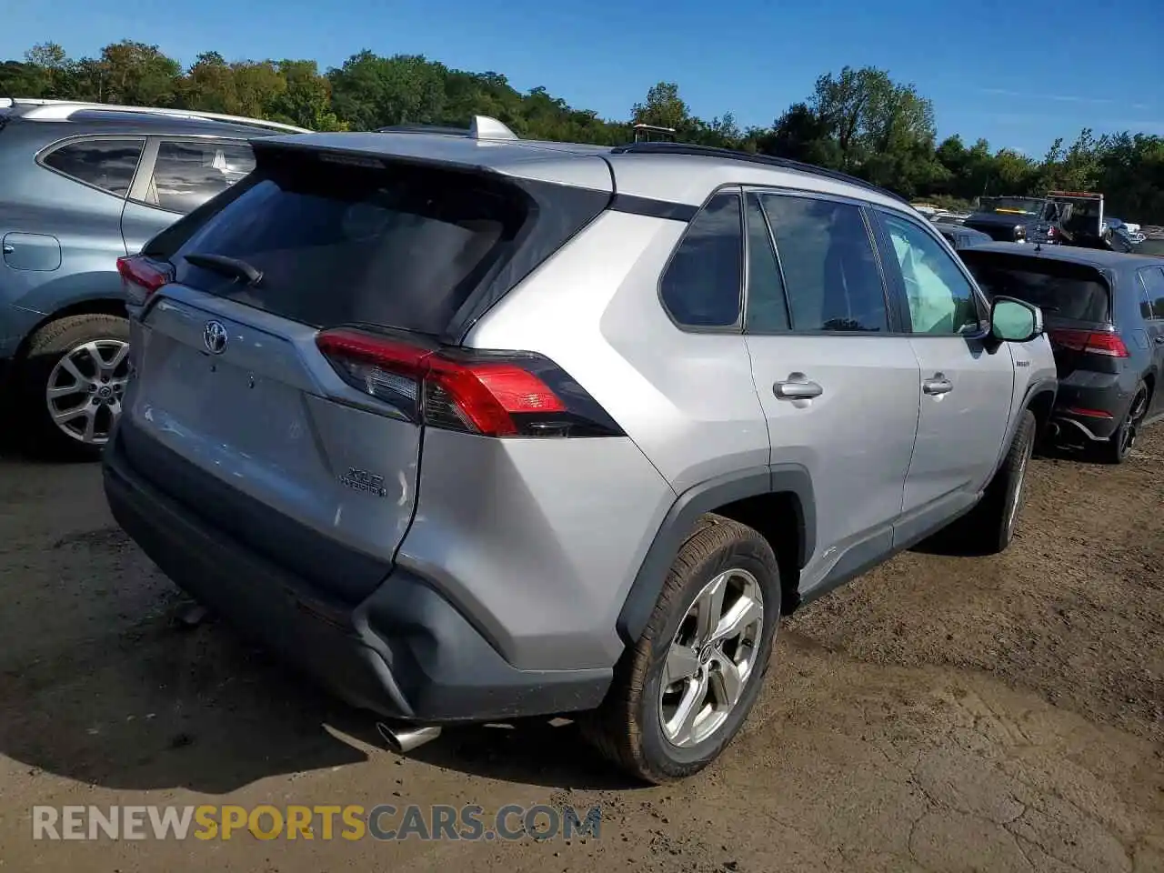 3 Photograph of a damaged car 4T3B6RFV1MU043875 TOYOTA RAV4 2021