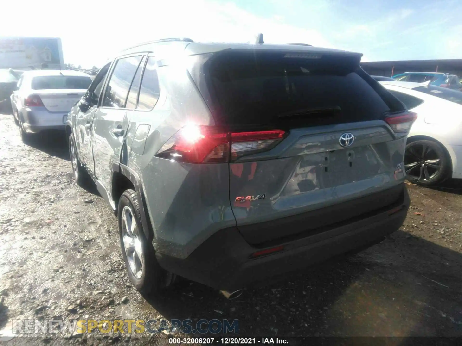 3 Фотография поврежденного автомобиля 4T3B6RFV2MU035252 TOYOTA RAV4 2021