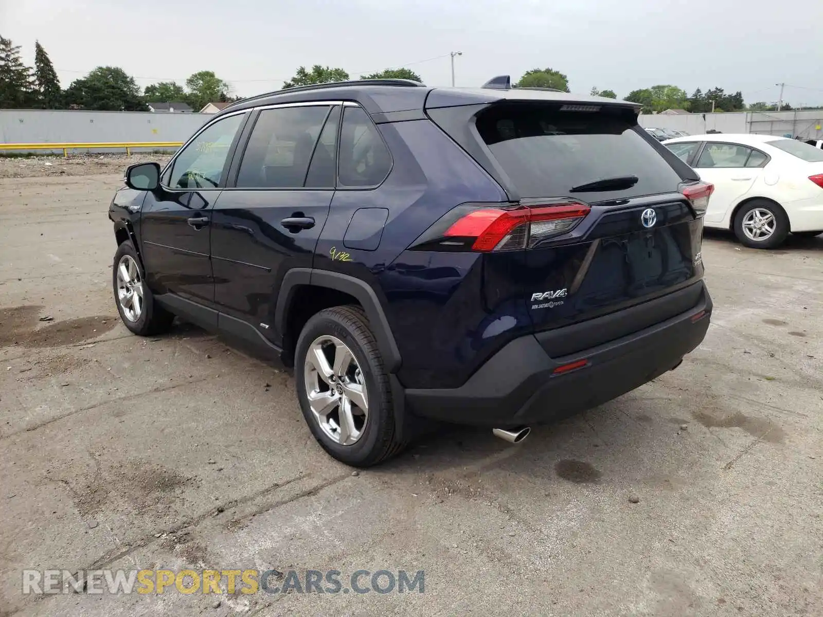 3 Photograph of a damaged car 4T3B6RFV2MU045313 TOYOTA RAV4 2021