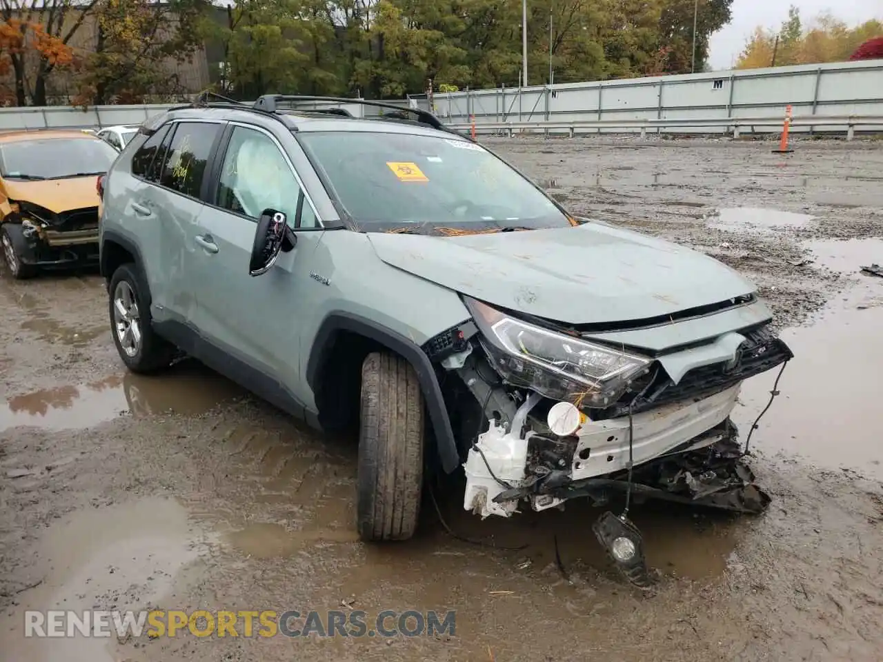 1 Photograph of a damaged car 4T3B6RFV2MU051290 TOYOTA RAV4 2021