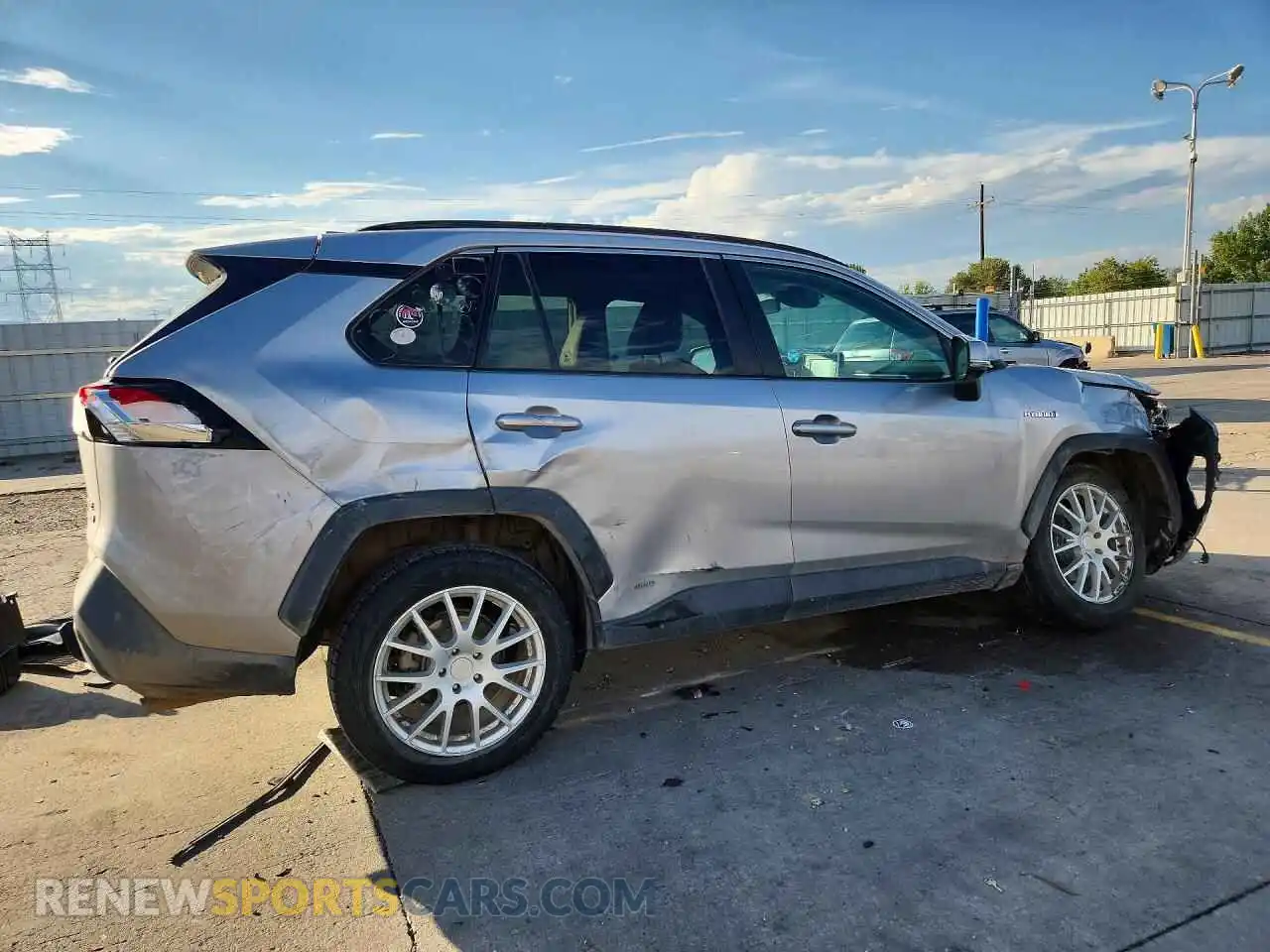 3 Photograph of a damaged car 4T3B6RFV3MU048995 TOYOTA RAV4 2021