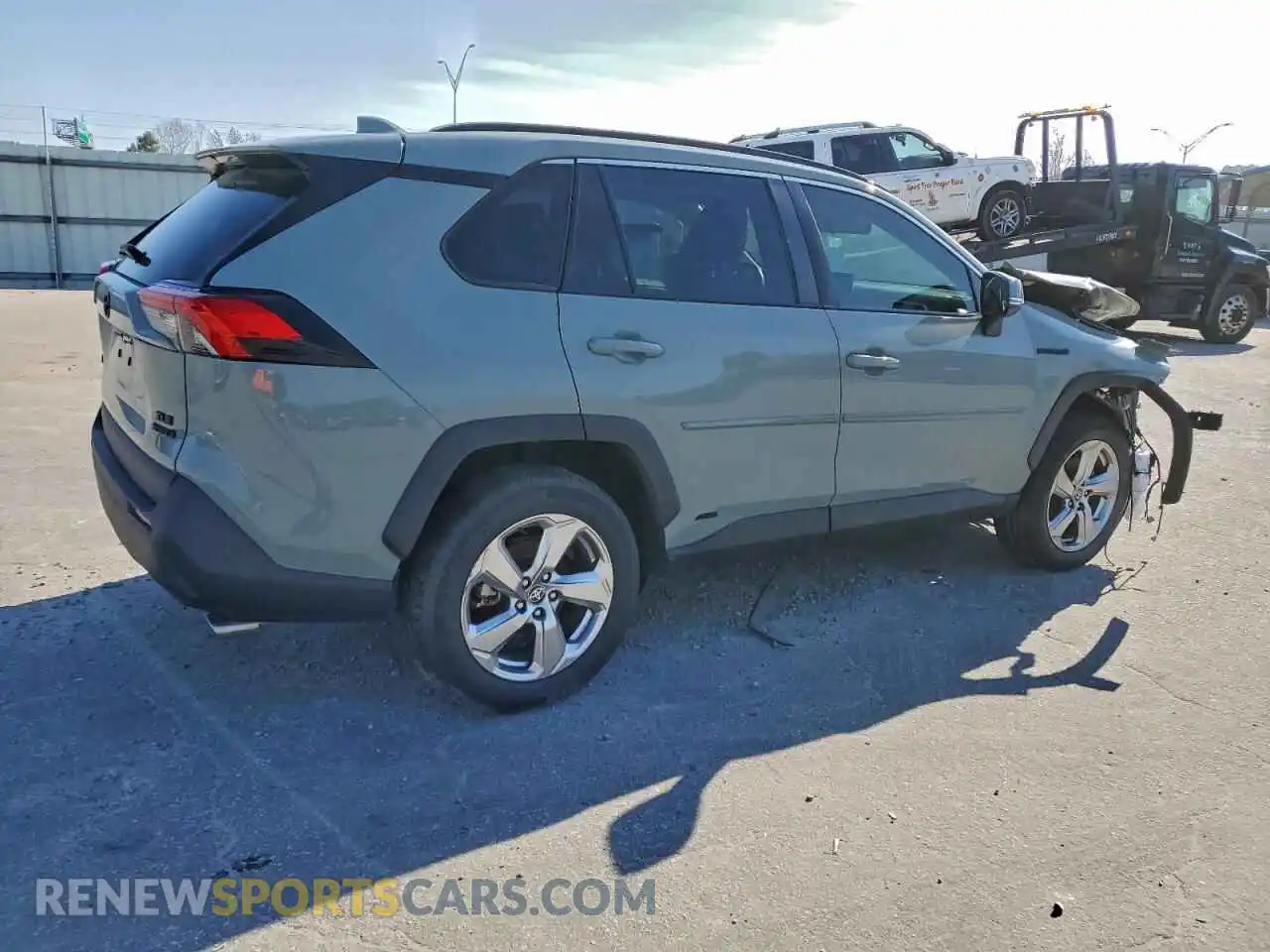3 Photograph of a damaged car 4T3B6RFV3MU064033 TOYOTA RAV4 2021