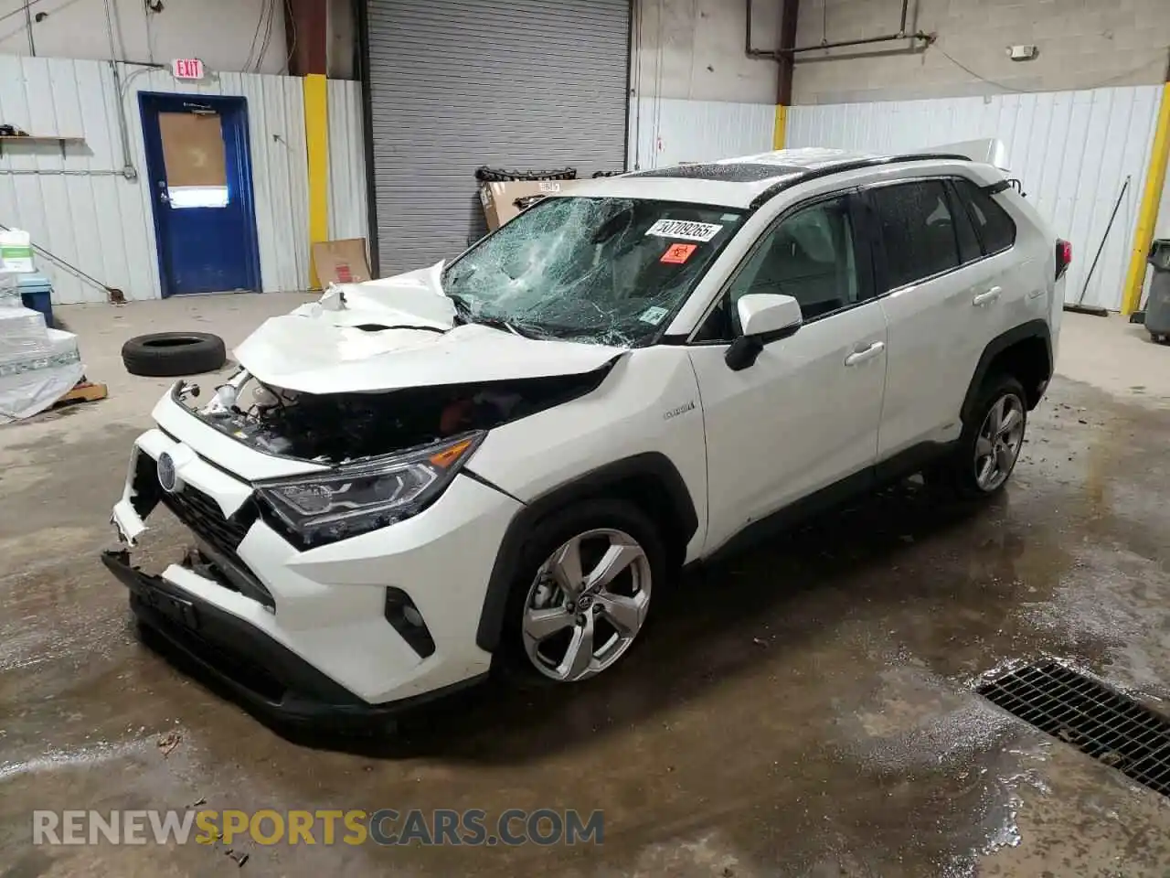 1 Photograph of a damaged car 4T3B6RFV4MU025662 TOYOTA RAV4 2021