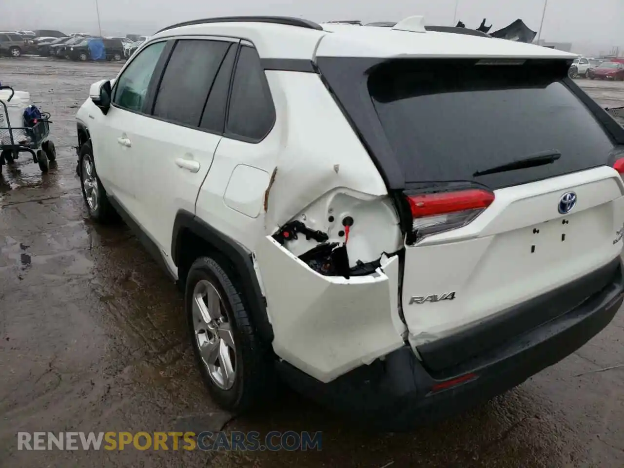 3 Photograph of a damaged car 4T3B6RFV5MU030739 TOYOTA RAV4 2021