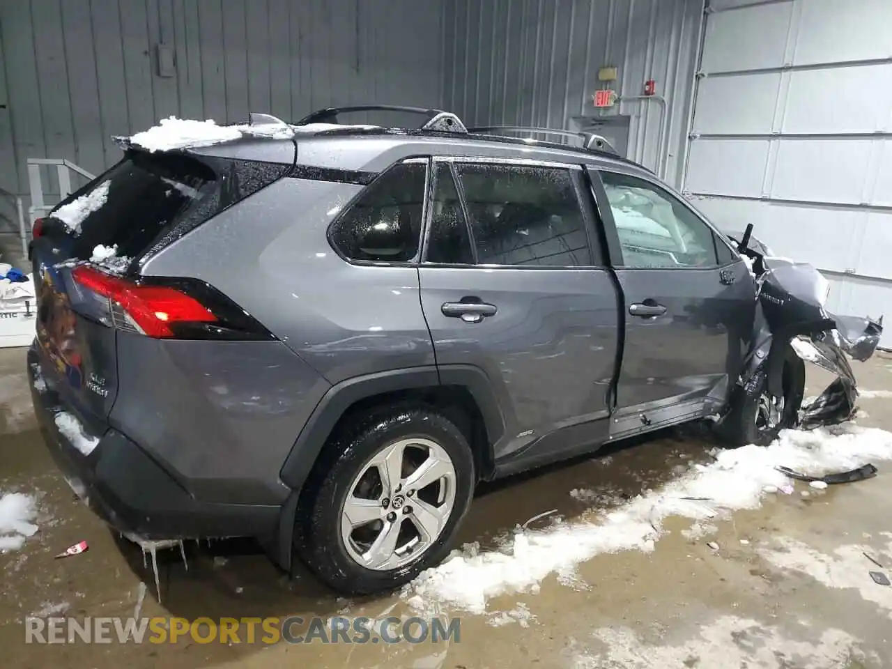 3 Photograph of a damaged car 4T3B6RFV5MU031051 TOYOTA RAV4 2021