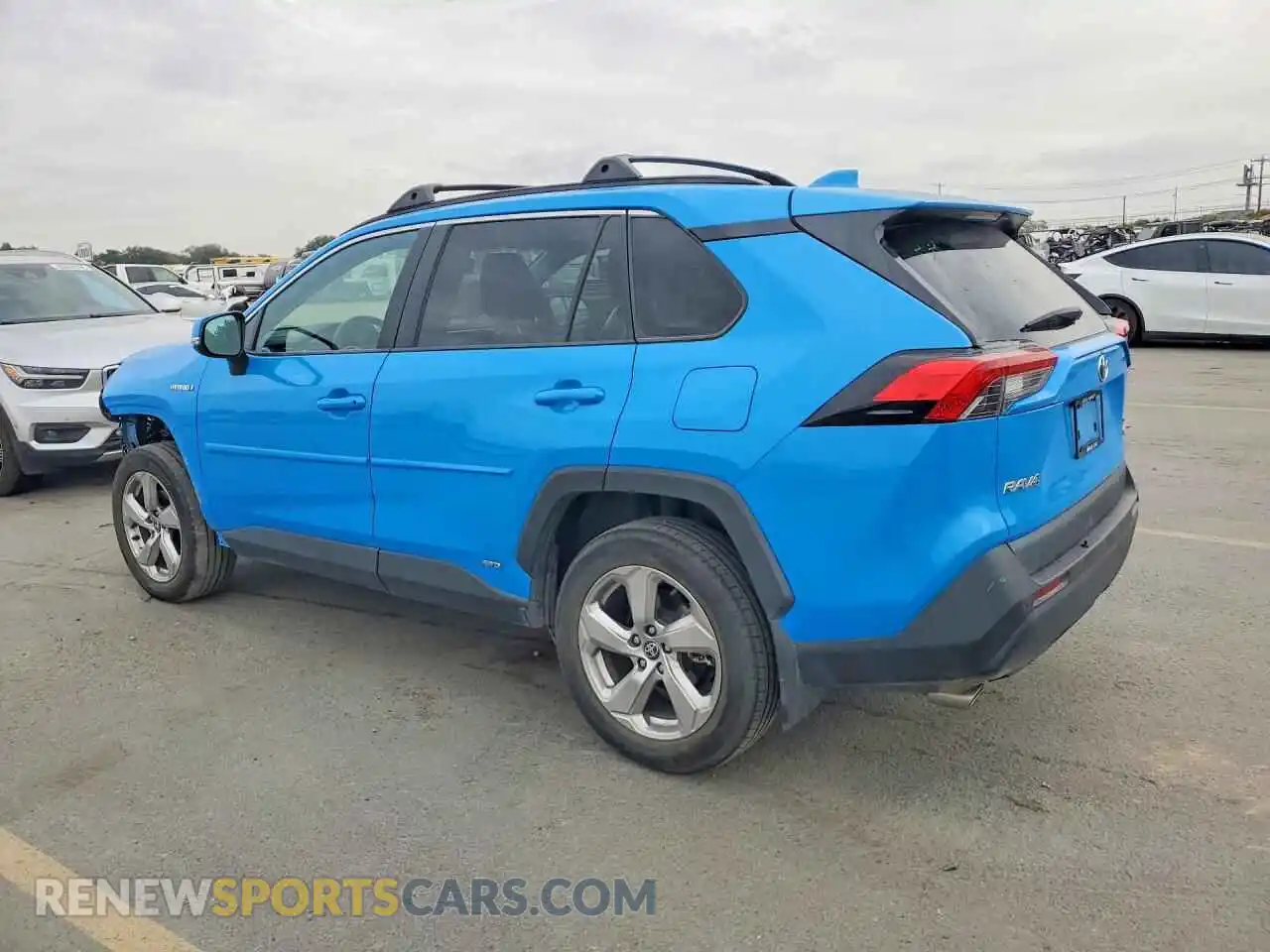 2 fotografías del automóvil dañado 4T3B6RFV5MU032135 TOYOTA RAV4 2021