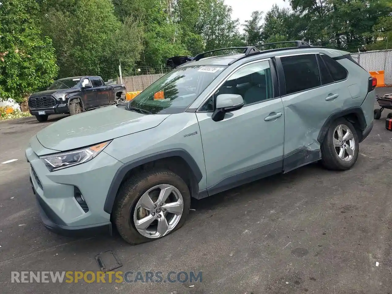 1 Photograph of a damaged car 4T3B6RFV6MU030068 TOYOTA RAV4 2021