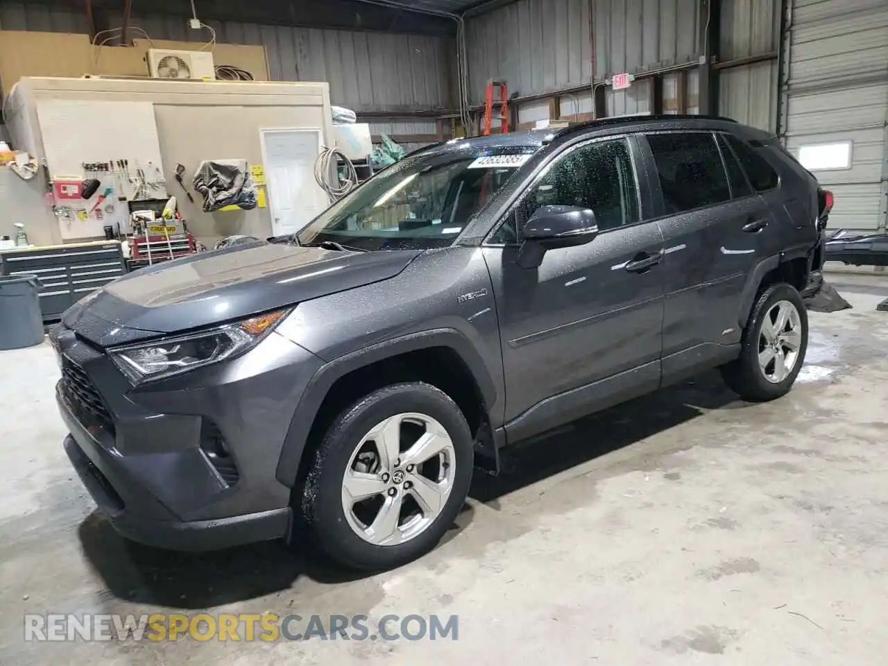 1 Photograph of a damaged car 4T3B6RFV8MU053206 TOYOTA RAV4 2021