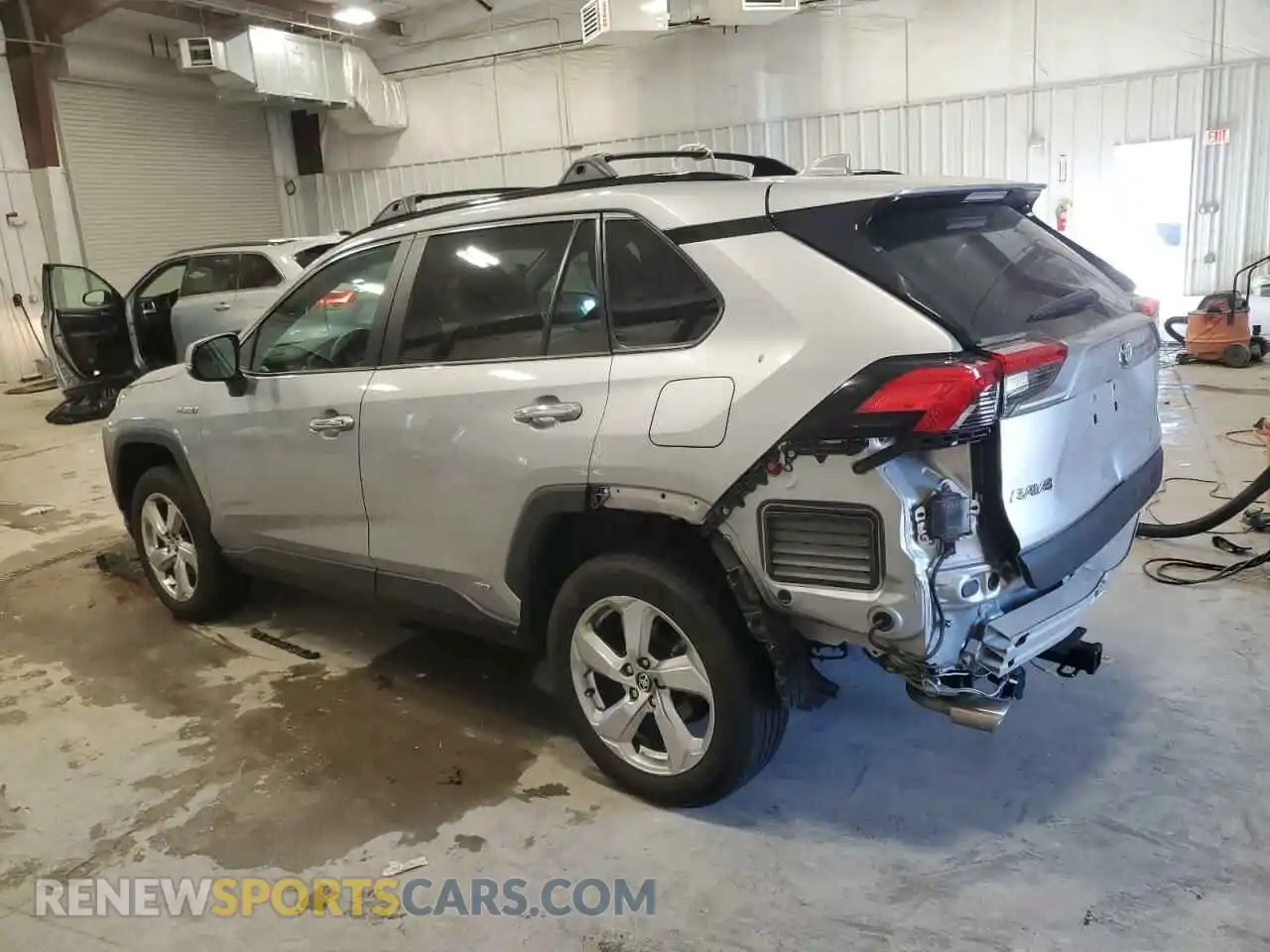 2 Photograph of a damaged car 4T3D6RFV1MU024994 TOYOTA RAV4 2021
