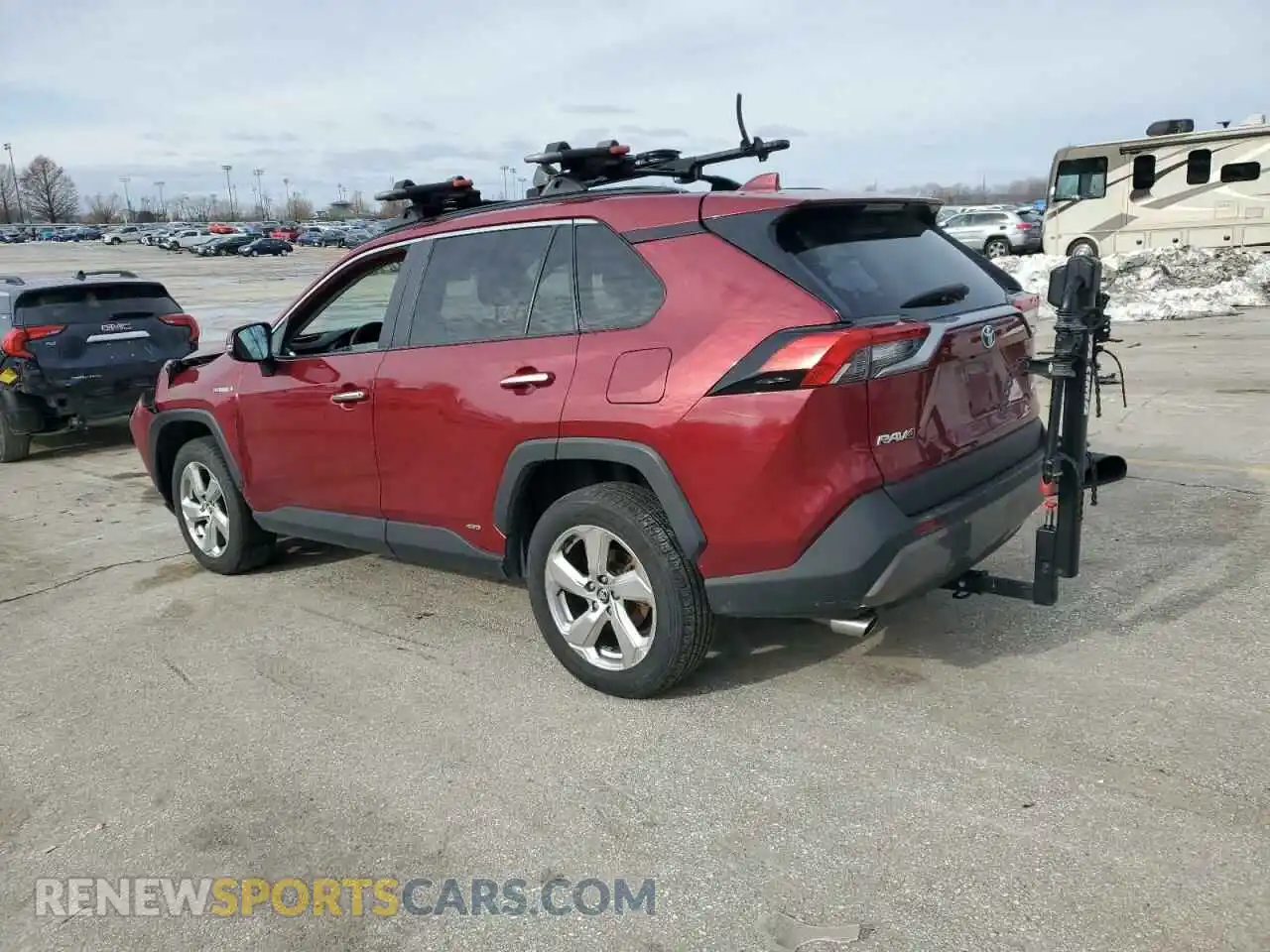 2 Photograph of a damaged car 4T3D6RFV3MU021451 TOYOTA RAV4 2021