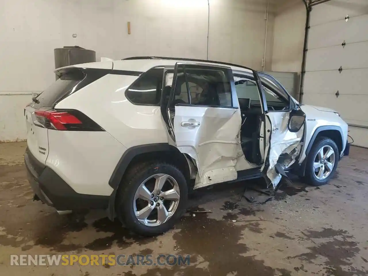 3 Photograph of a damaged car 4T3D6RFV4MU023404 TOYOTA RAV4 2021