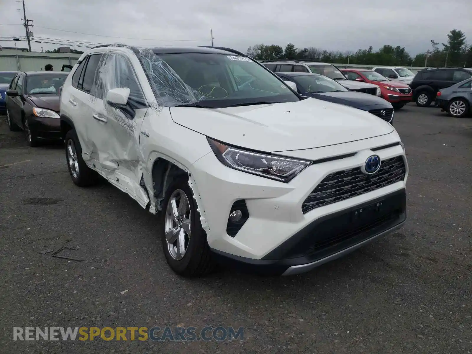 1 Photograph of a damaged car 4T3D6RFV4MU026741 TOYOTA RAV4 2021