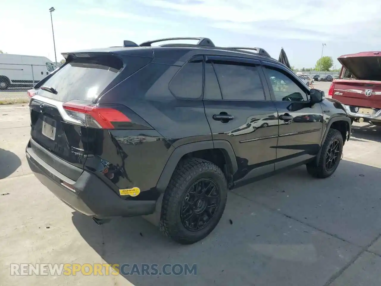 3 Photograph of a damaged car 4T3D6RFV5MU055942 TOYOTA RAV4 2021