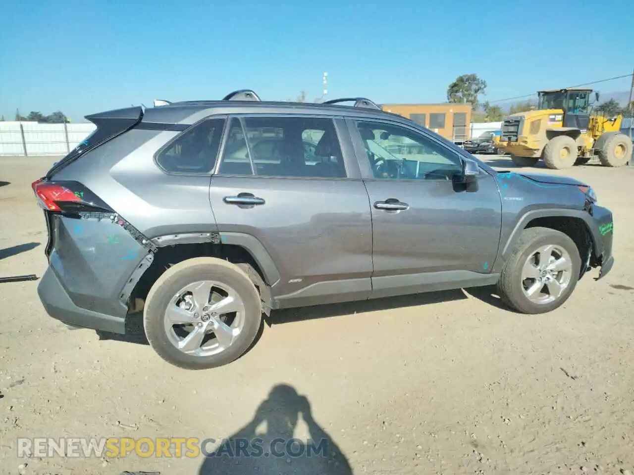 3 Photograph of a damaged car 4T3D6RFV6MU037238 TOYOTA RAV4 2021