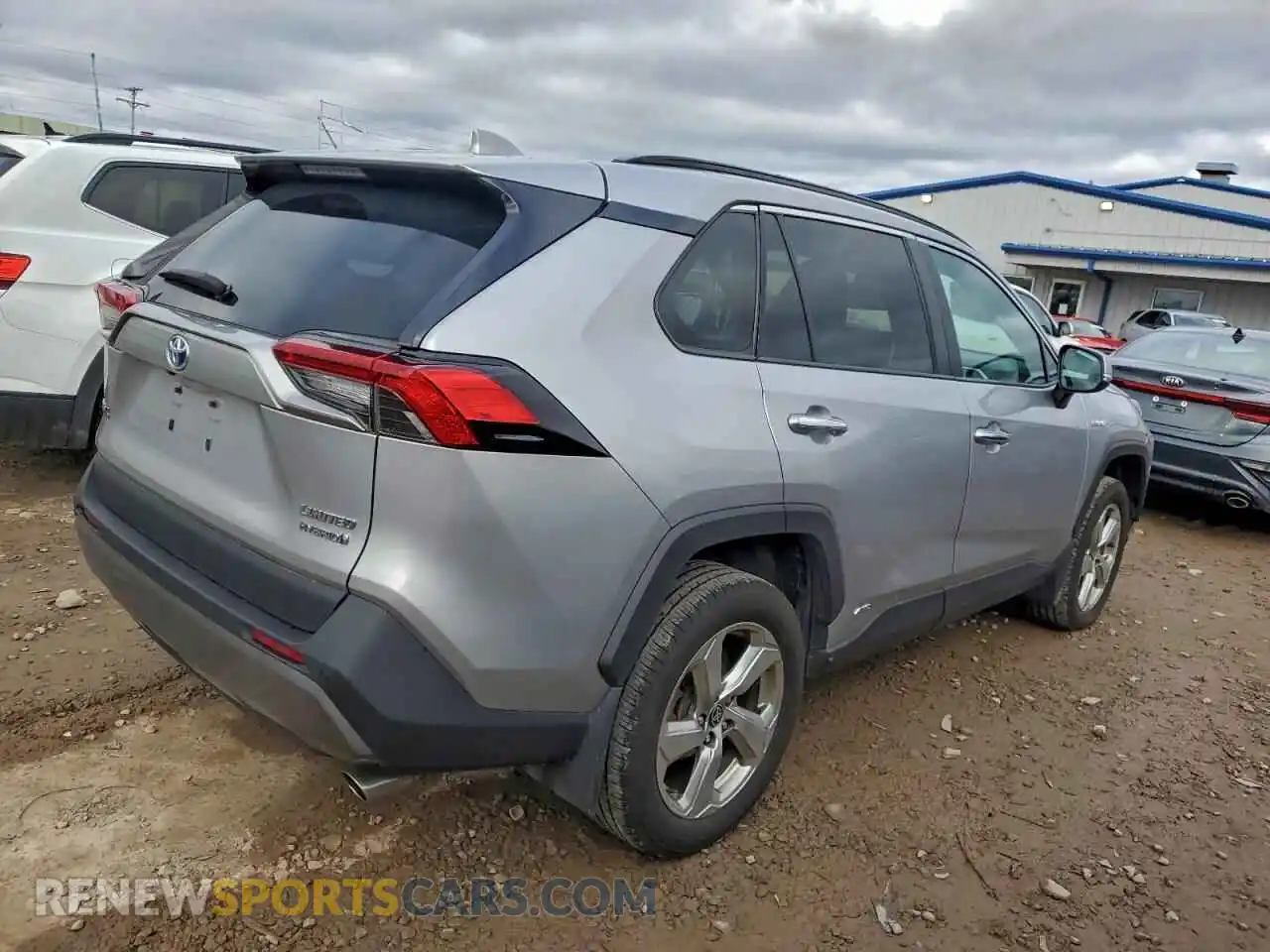 3 Photograph of a damaged car 4T3D6RFV8MU042134 TOYOTA RAV4 2021