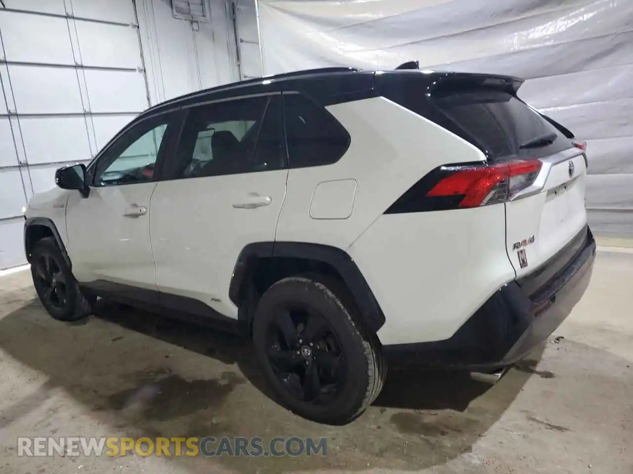 2 Photograph of a damaged car 4T3E6RFV0MU021427 TOYOTA RAV4 2021