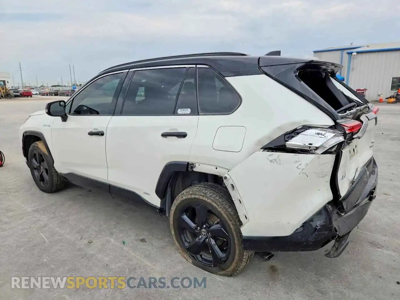2 Photograph of a damaged car 4T3E6RFV0MU037966 TOYOTA RAV4 2021