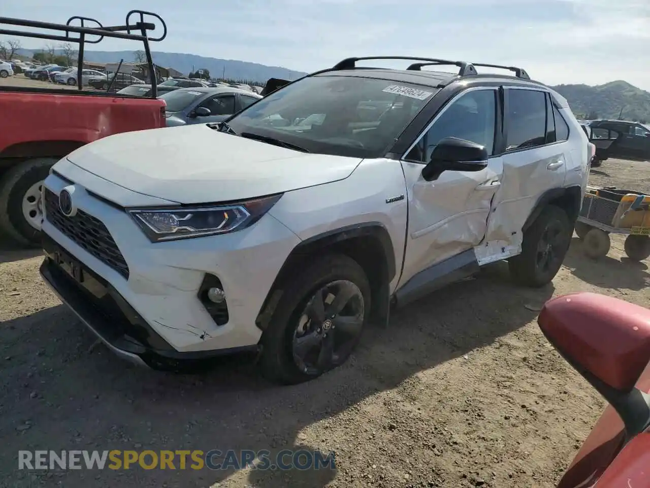 1 Photograph of a damaged car 4T3E6RFV1MU050421 TOYOTA RAV4 2021