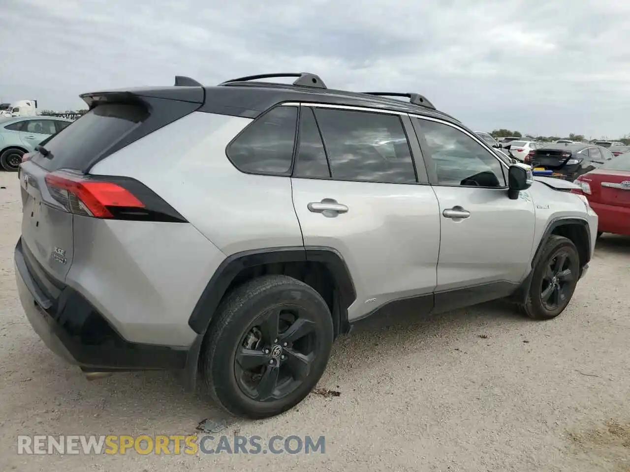3 Photograph of a damaged car 4T3E6RFV2MU033787 TOYOTA RAV4 2021