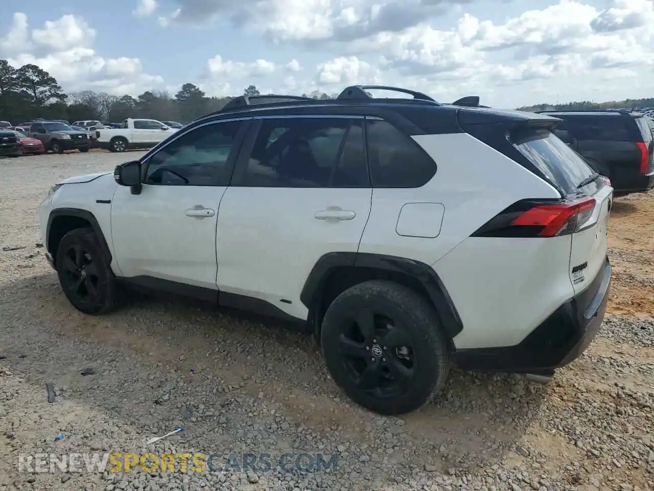 2 Photograph of a damaged car 4T3E6RFV5MU033962 TOYOTA RAV4 2021