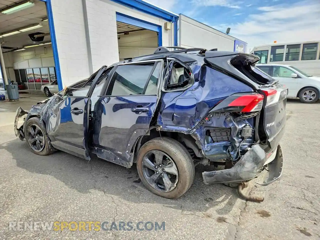2 Photograph of a damaged car 4T3E6RFV6MU016829 TOYOTA RAV4 2021