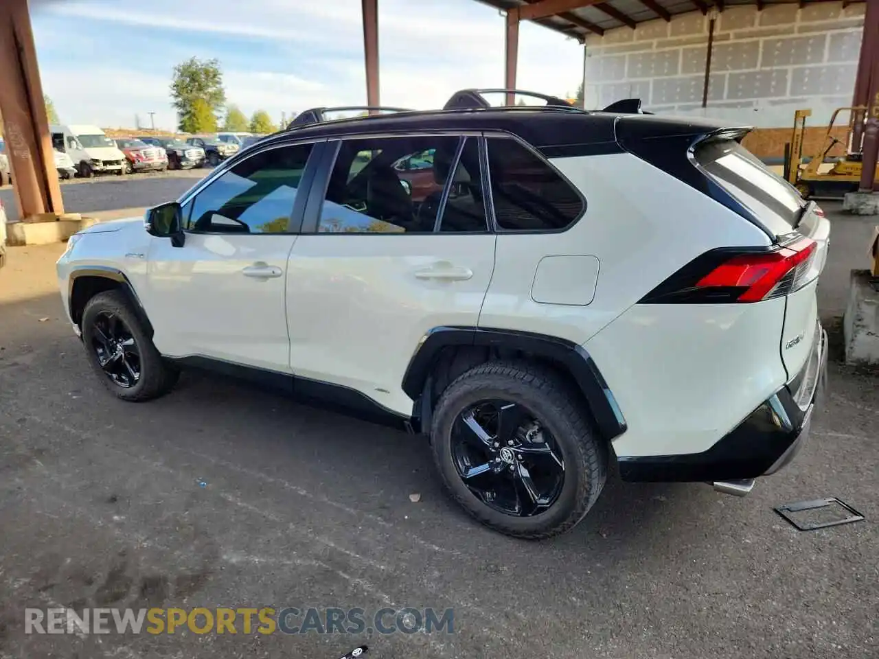 2 Photograph of a damaged car 4T3E6RFV9MU008353 TOYOTA RAV4 2021
