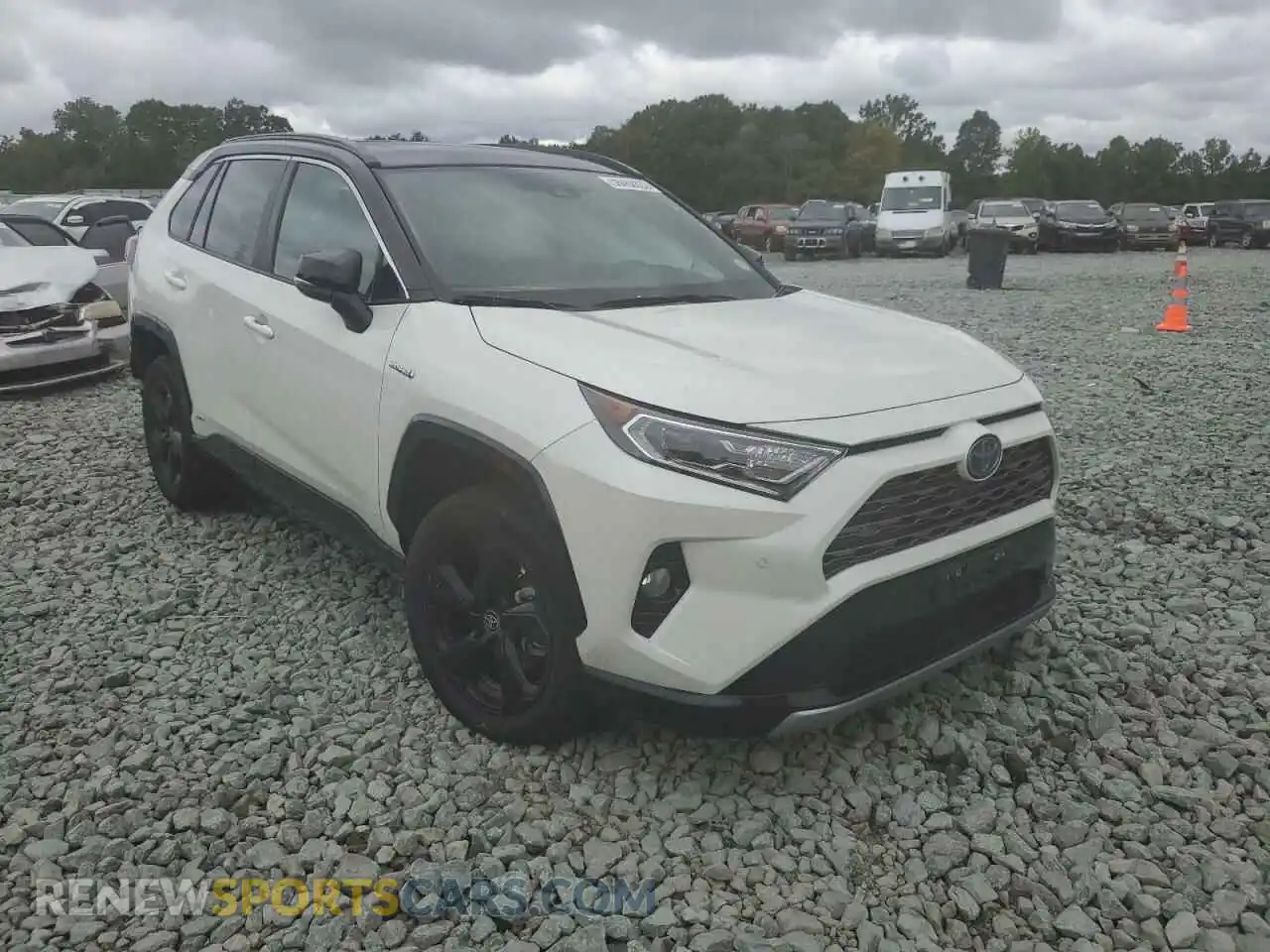 1 Photograph of a damaged car 4T3E6RFVXMU042656 TOYOTA RAV4 2021